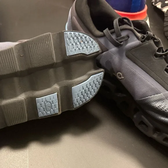 On Running Black and Gray Men's Sneakers - Picture 3 of 4